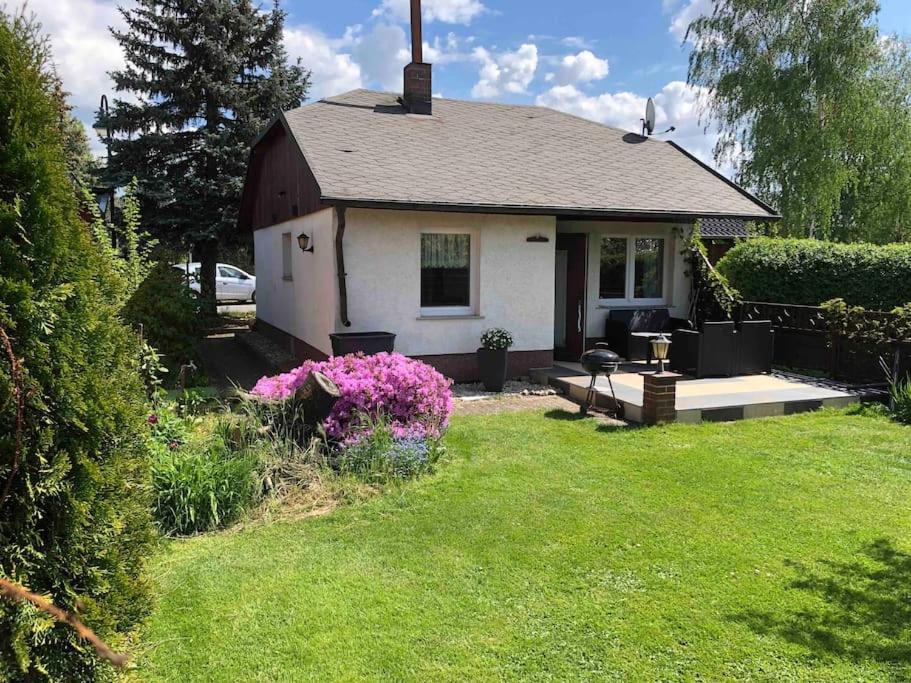 Gemuetlicher Bungalow In Cottbus - Sielow Exterior foto